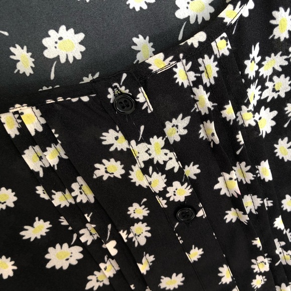 Daisy Print Top - Picture 4 of 10